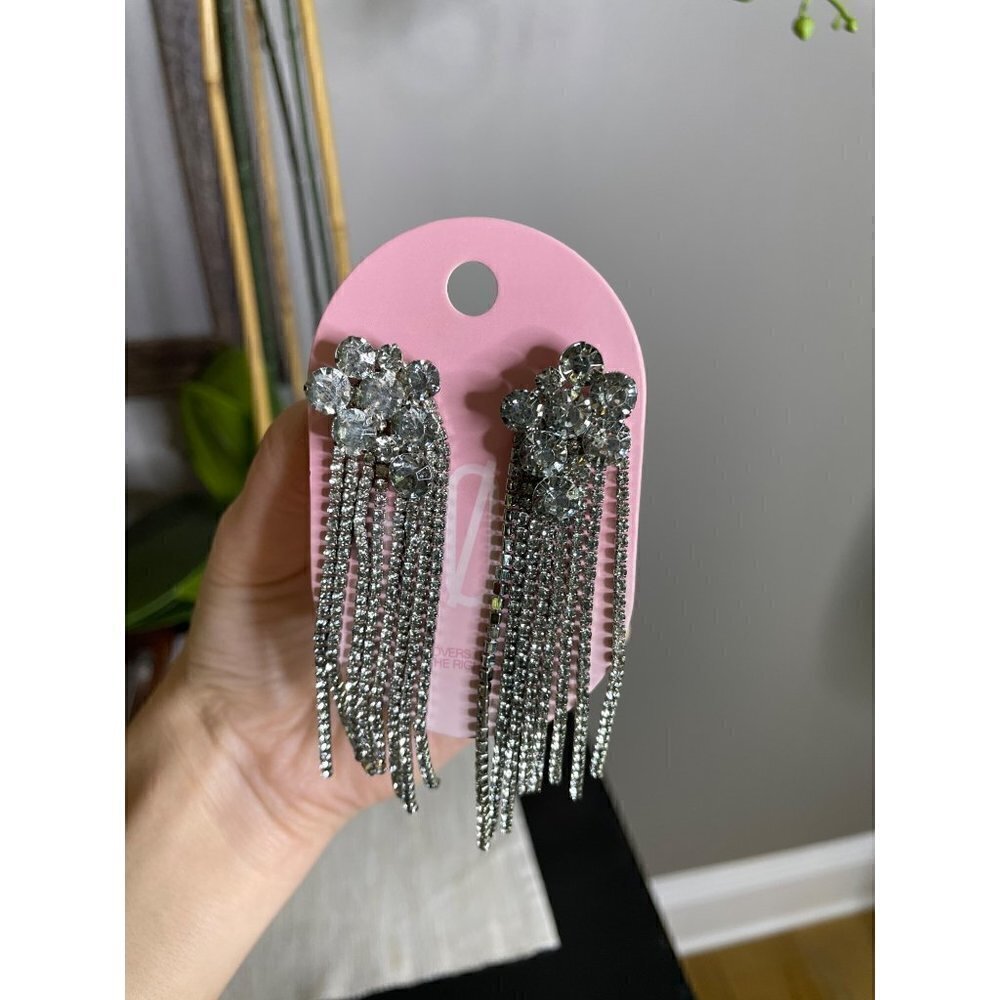 8 Other Reasons x Revolve Holiday Earring Silver Womens Size OS - Picture 3 of 5